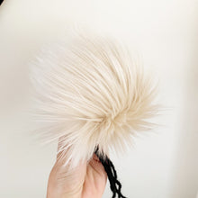 Load image into Gallery viewer, FAUX FUR POM - French Vanilla