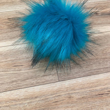 Load image into Gallery viewer, FAUX FUR POM - Azure