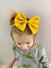 Load image into Gallery viewer, Large Bow Baby Headband
