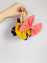 Load image into Gallery viewer, Large Bow Baby Headband