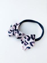 Load image into Gallery viewer, Small Bow Baby Headband - Pink Leopard

