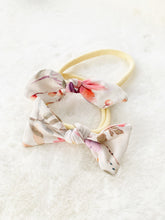 Load image into Gallery viewer, Small Bow Baby Headband - Cream Floral
